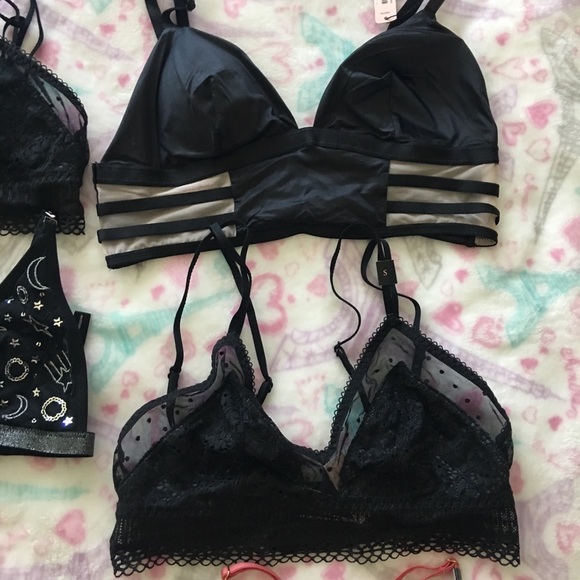 10 Brand new Victoria’s Secret size S bralettes - Picture 6 of 8